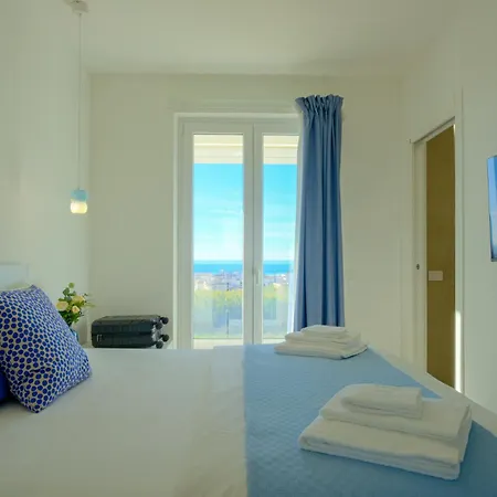 Iris & Guest house *